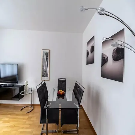 Bright 2-bedroom With Balconies In Central