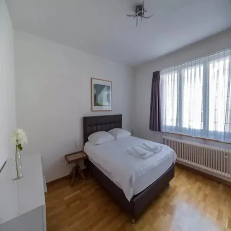 Bright 2-bedroom With Balconies In Central Apartment *
